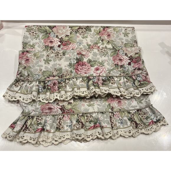2 VTG WAVERLY Pillowcases Floral Ruffle Lace Cottage Granny Country Shabby Chic - Picture 1 of 3